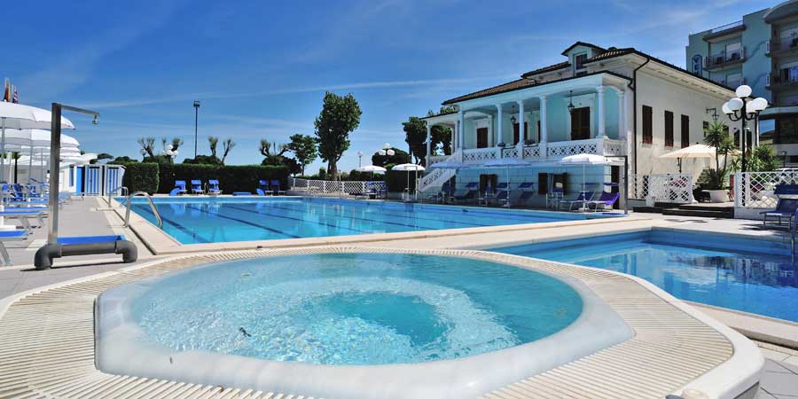Vacanza in Pensione Completa in hotel 4 stelle a Gabicce Mare