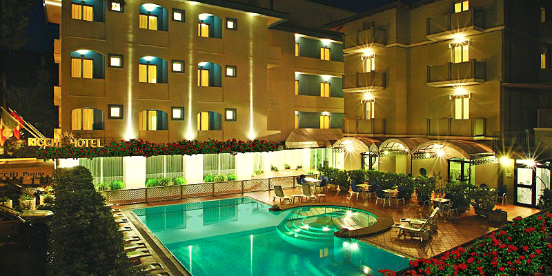 offerta pensione completa hotel 3 stelle con piscina a rimini