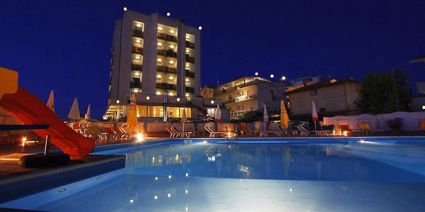 vacanza all inclusive in hotel 3 stelle con servizio spiaggia incluso a torre pedrera di rimini 